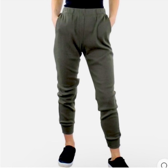 Monrow Pants - Monrow SUPERSOFT boyfriend jogger sweatpants lounge army green sz large